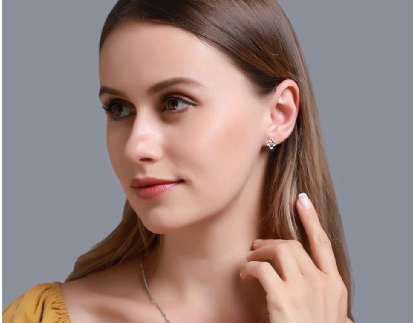 0.24 carat round earring